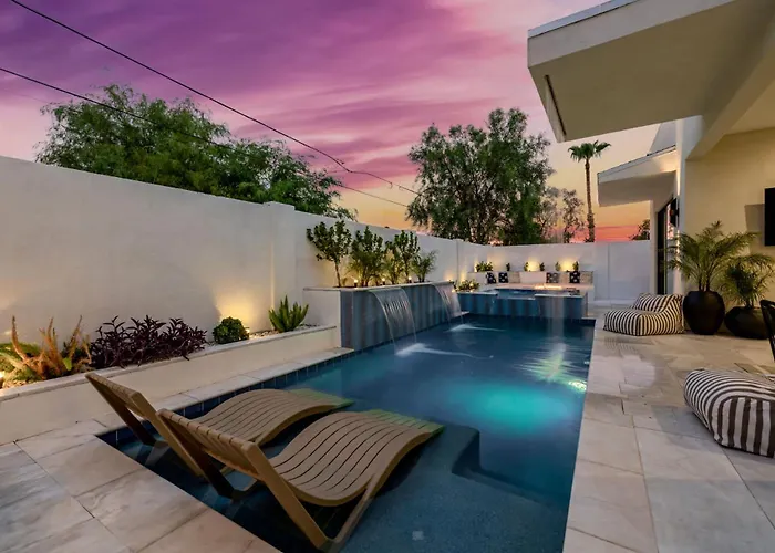 The Carlisle Luxe Holiday home