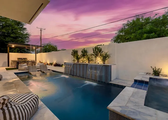 The Carlisle Luxe Holiday home