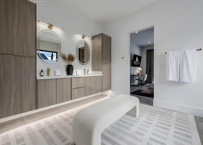 The Carlisle Luxe Holiday home *